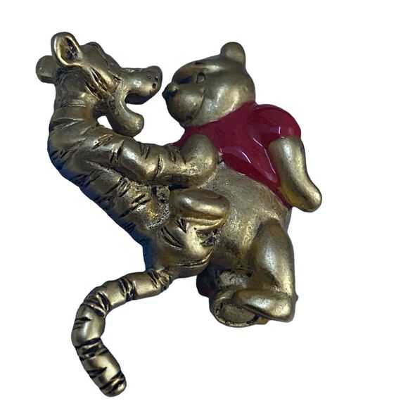 Winnie the Pooh and Tigger Jumping Tummy Disney Parks Pin Brooch Gold Tone 1.5" - Picture 3 of 8